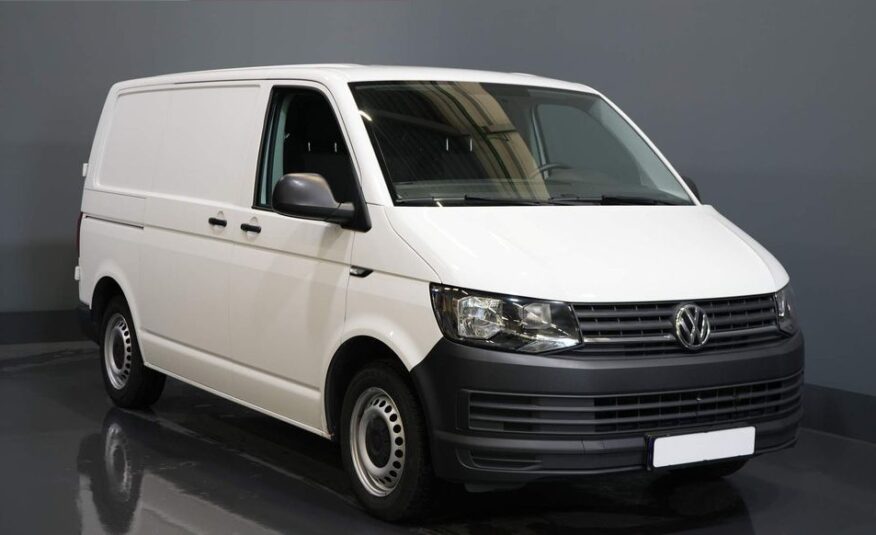 Volkswagen Transporter Fourgon 2.0 TDI 150 ch DSG Automatique (Demo) 2.5t Attelage/ Climatisation/ Portes