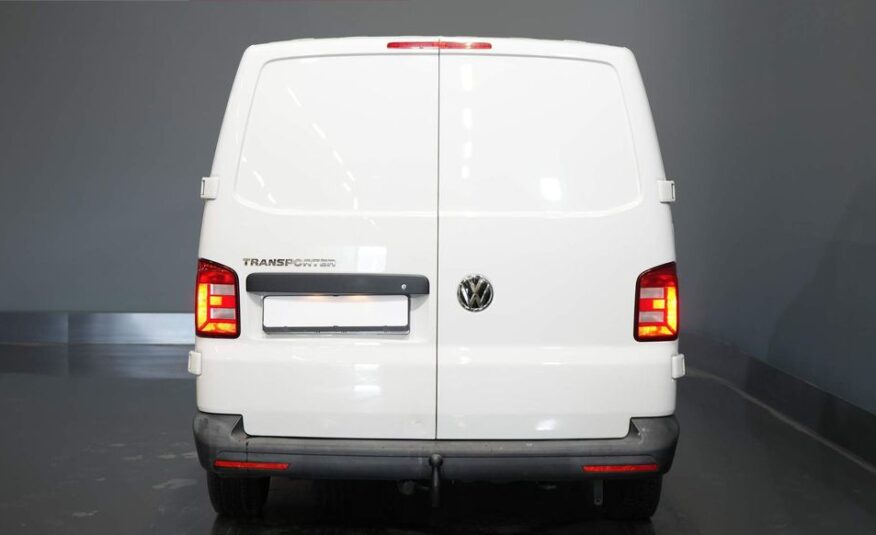 Volkswagen Transporter Fourgon 2.0 TDI 150 ch DSG Automatique (Demo) 2.5t Attelage/ Climatisation/ Portes