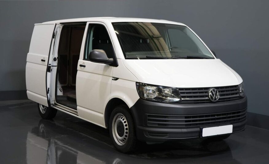 Volkswagen Transporter Fourgon 2.0 TDI 150 ch DSG Automatique (Demo) 2.5t Attelage/ Climatisation/ Portes