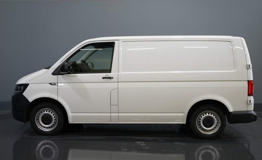 Volkswagen Transporter Fourgon 2.0 TDI 150 ch DSG Automatique (Demo) 2.5t Attelage/ Climatisation/ Portes