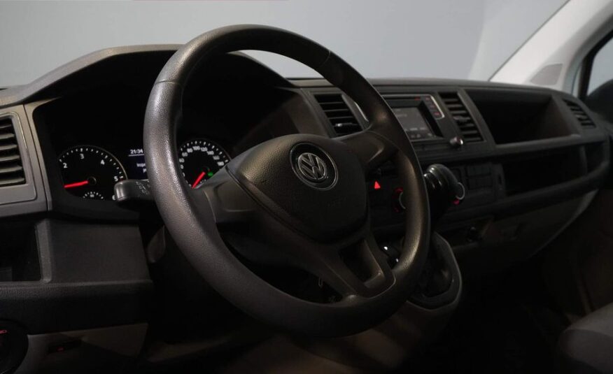 Volkswagen Transporter Fourgon 2.0 TDI 150 ch DSG Automatique (Demo) 2.5t Attelage/ Climatisation/ Portes