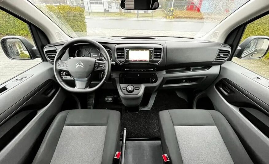 Fourgon Citroen Jumpy Kombi 2.0 L3(automatique, attelage de remorque, 8 places)