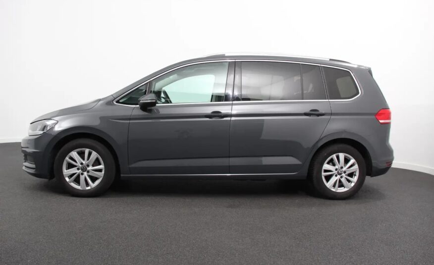 Volkswagen Touran 1.5 TSI DSG Highline 7p | Navigation | Pomme
